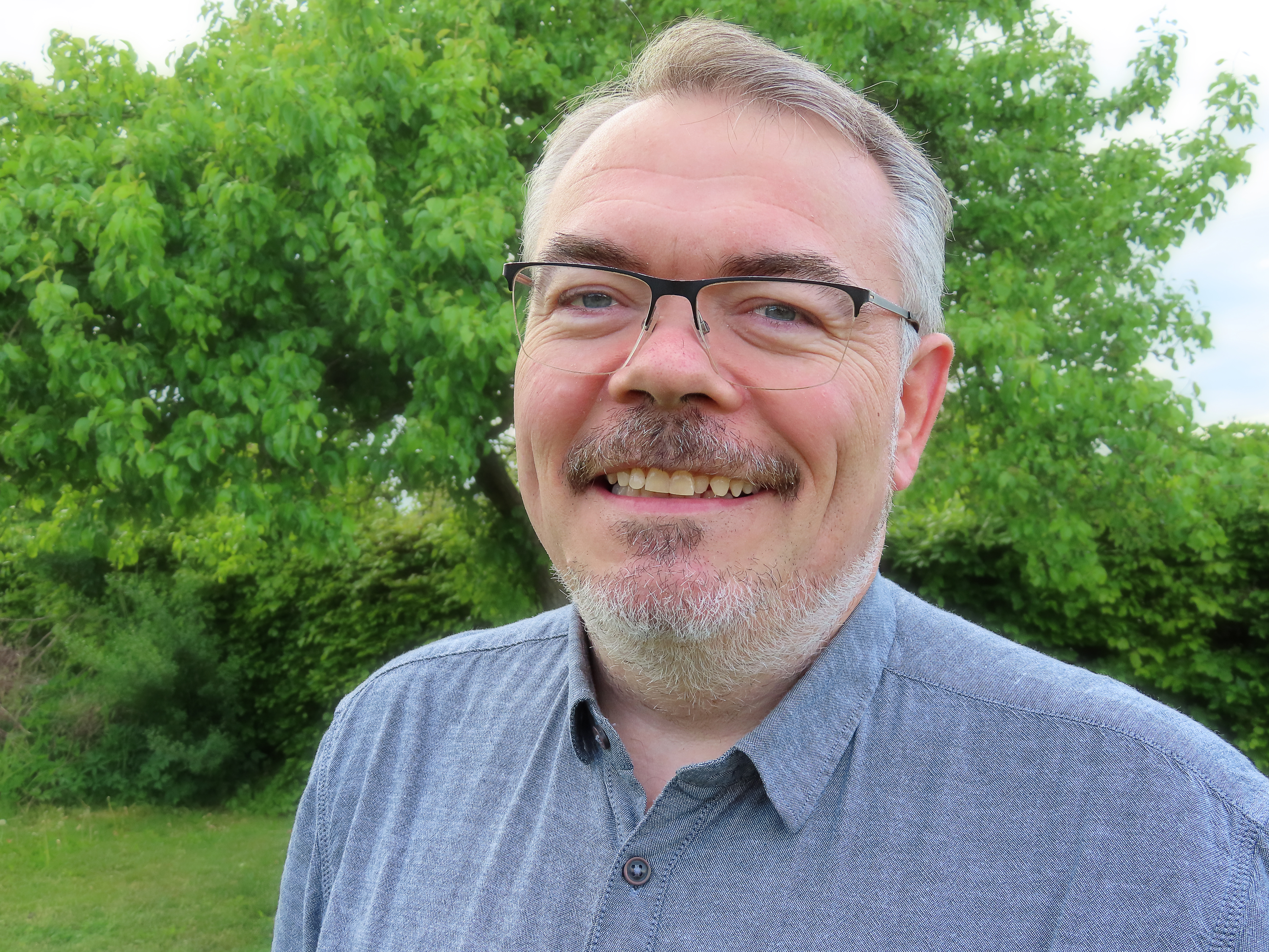 Lad os nu bakke op og glæde os 