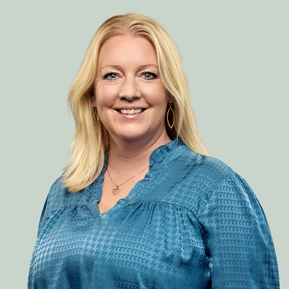 Vicky Blå Beskåret 15X15 200Dpi AVIS